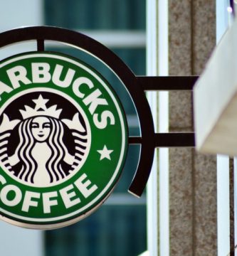 La experiencia Starbucks post pandemia: ¿dónde se sentarán los clientes?